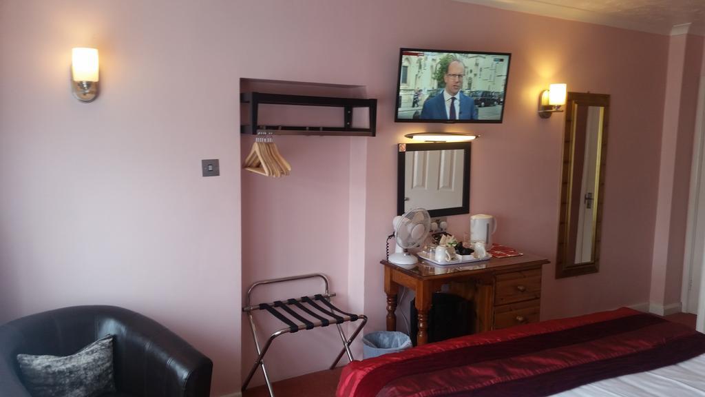 Penryn Guest House, Ensuite Rooms, Free Parking And Free Wifi Stratford-upon-Avon Exterior foto