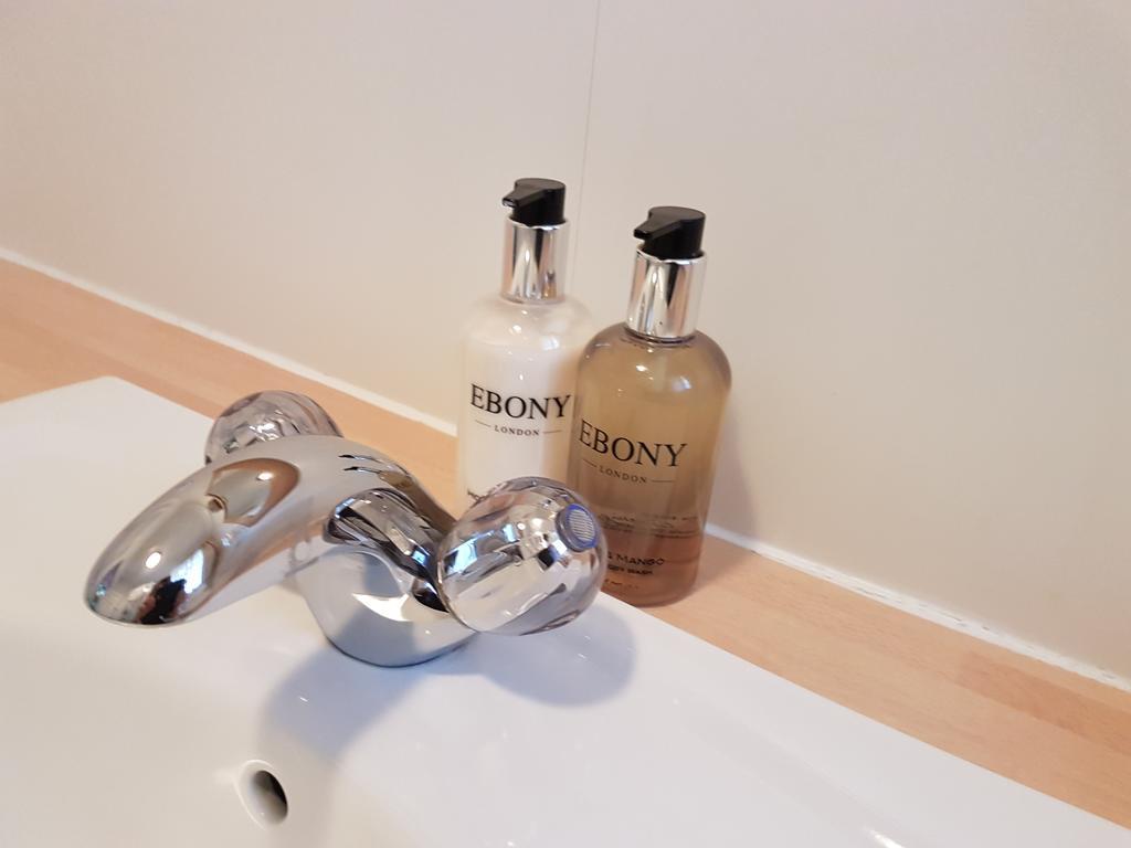 Penryn Guest House, Ensuite Rooms, Free Parking And Free Wifi Stratford-upon-Avon Exterior foto