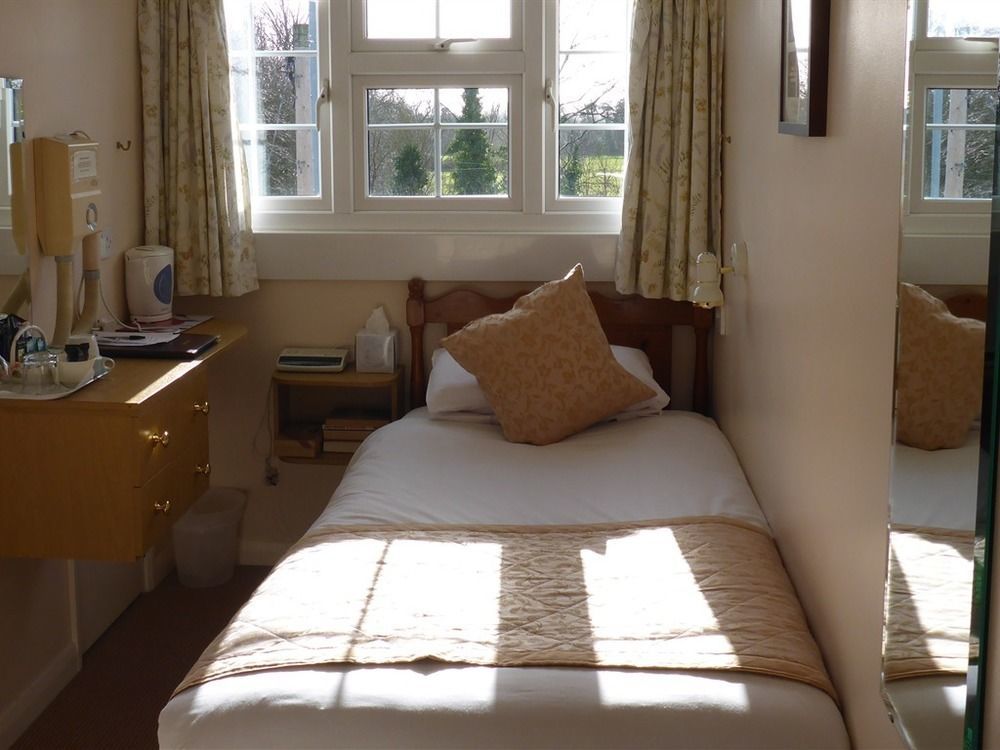 Penryn Guest House, Ensuite Rooms, Free Parking And Free Wifi Stratford-upon-Avon Exterior foto