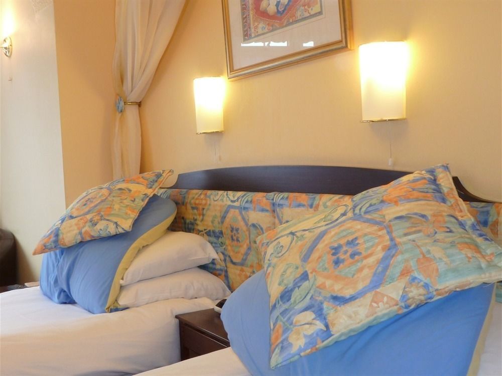 Penryn Guest House, Ensuite Rooms, Free Parking And Free Wifi Stratford-upon-Avon Exterior foto